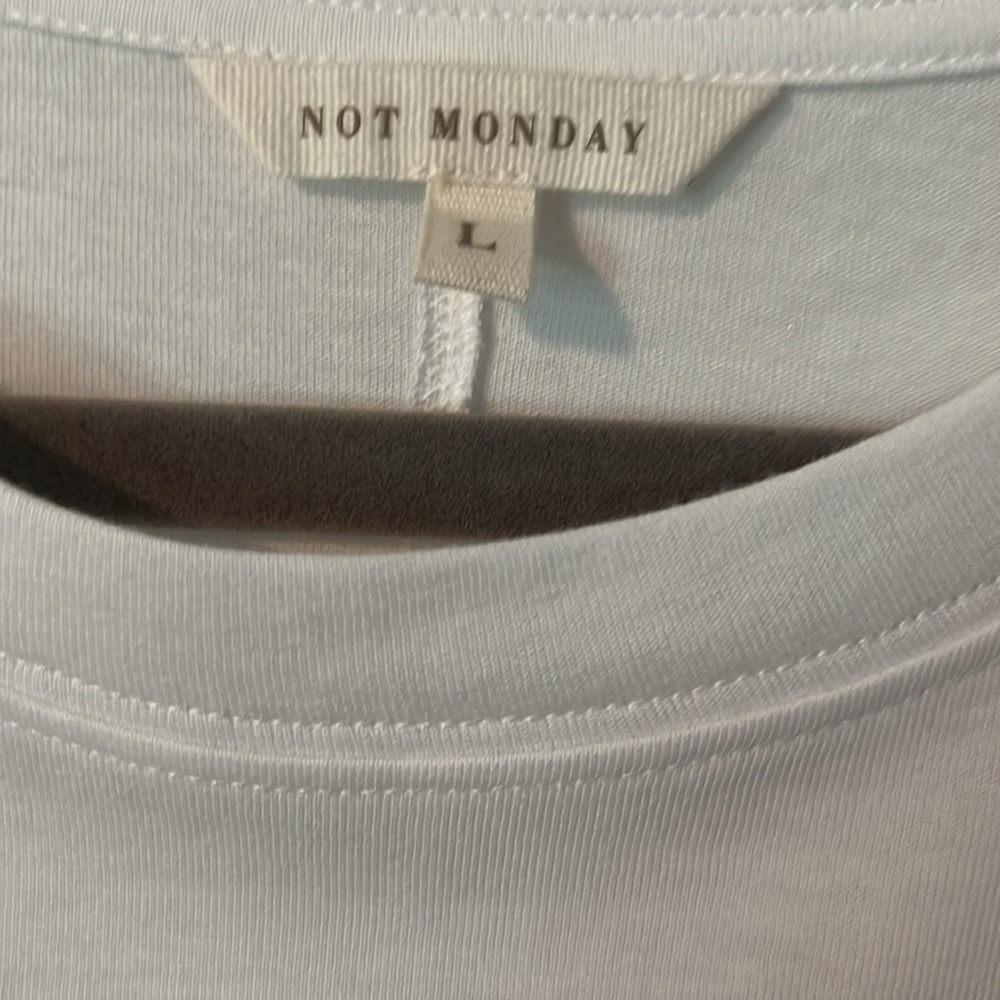 NWOT Sz Large Not Monday Emma White Short Sleeve T Shirt - Picture 6 of 10